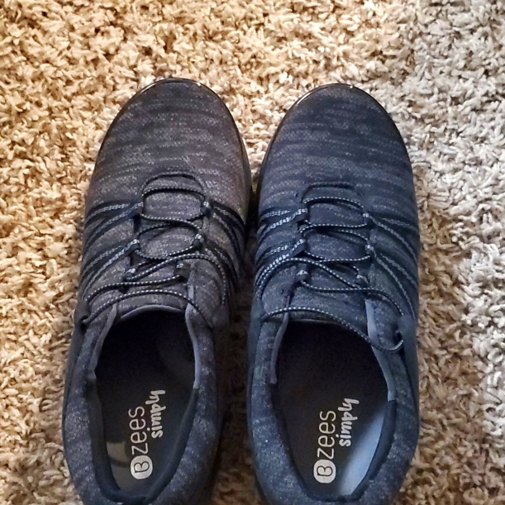 Bzees Recharge Slip On Sneakers Shoes in Raven Knit, Gray, size 7, New